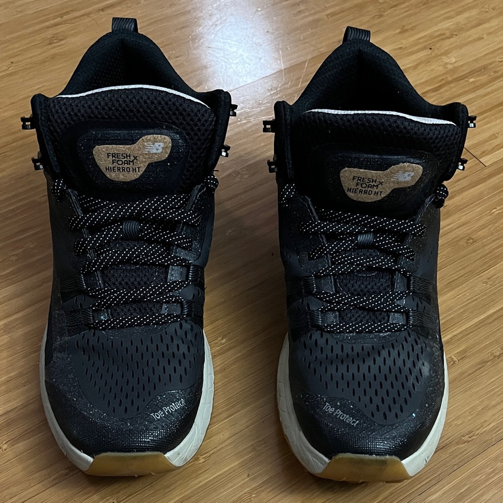 New Balance Hierro Fresh Foam X HT size 9